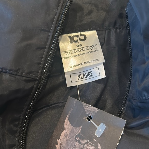 STREET FIGHTER - 'AKUMA HEAVEN' WINDBREAKER - BLACK XL - Picture 5 of 5